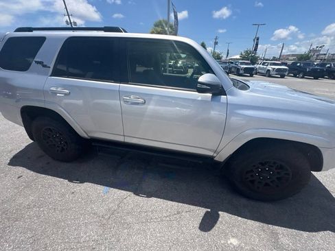 Used 2020 Toyota 4Runner TRD Off-Road Premium w/ Moonroof Package AWD/4WD image 18
