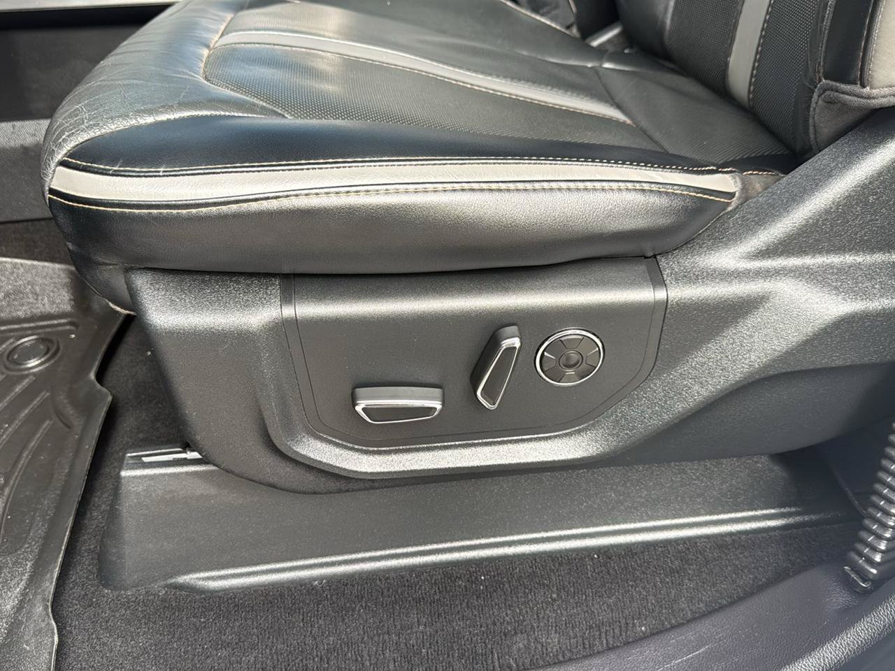 Used 2019 Ford F250 Platinum w/ Platinum Ultimate Package AWD/4WD image 13