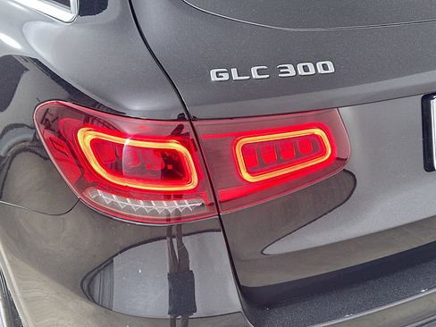 Used 2022 Mercedes-Benz GLC 300 4MATIC image 42