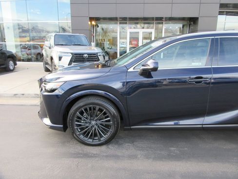 Used 2025 Lexus RX 350 Premium image 2