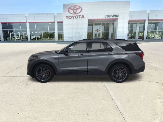 Used 2025 Ford Explorer ST-Line w/ ST-Line Street Pack AWD/4WD image 42