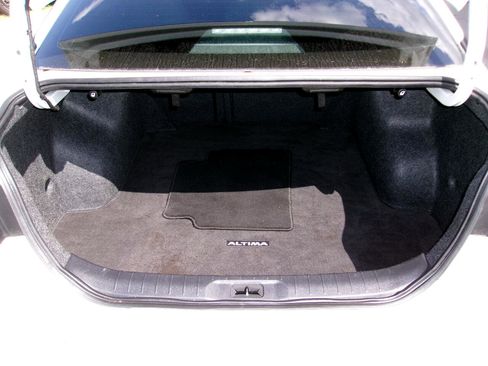 Used 2023 Nissan Altima 2.5 SV image 14