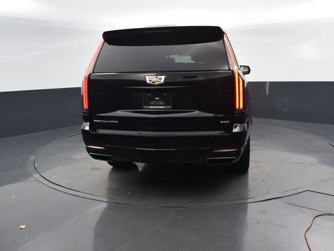 Certified 2025 Cadillac Escalade ESV Sport w/ Touring Package image 5