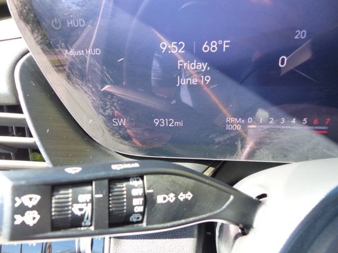 Used 2025 Buick Envision Avenir AWD/4WD image 33