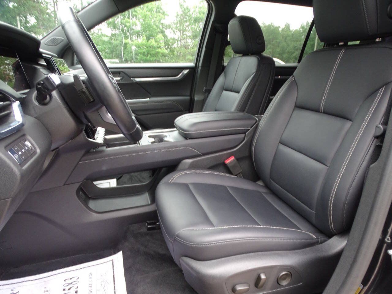 Used 2025 GMC Acadia AWD Elevation w/ Elevation Premium Package image 2