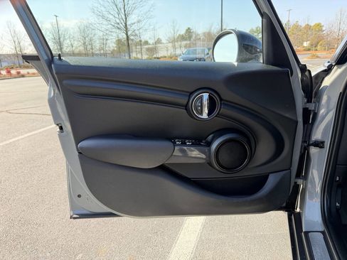 Used 2015 MINI Cooper 4-Door Hardtop image 12