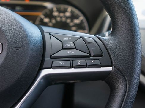 Used 2025 Nissan Altima 2.5 SV FWD image 19