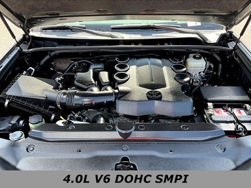 Used 2019 Toyota 4Runner SR5 AWD/4WD image 29