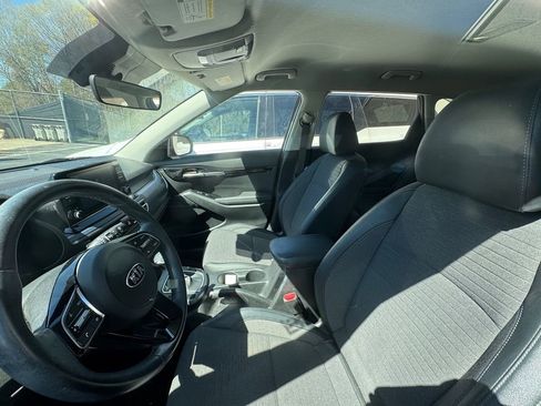 Used 2021 Kia Seltos S image 9