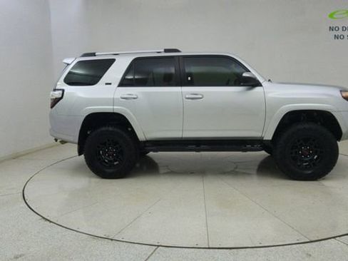Used 2022 Toyota 4Runner SR5 AWD/4WD image 63