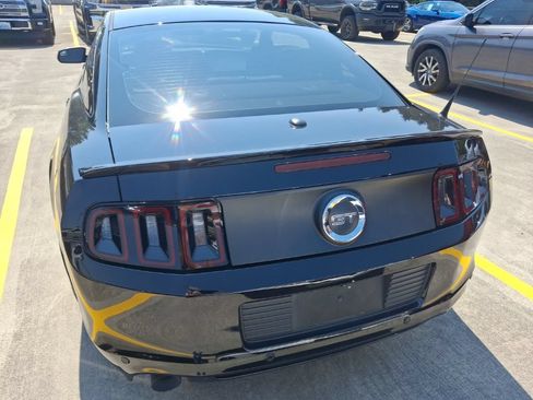 Used 2014 Ford Mustang GT RWD image 7