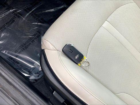 Used 2021 Kia K5 EX image 12