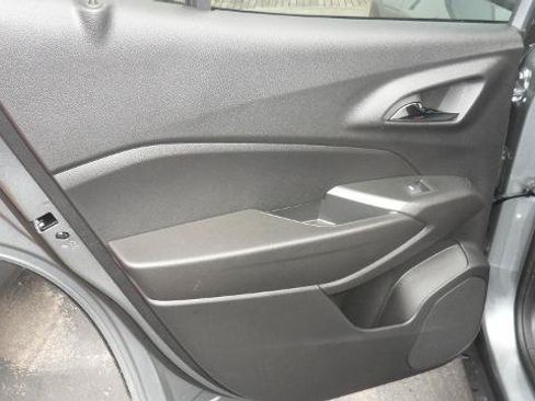 New 2026 Chevrolet Trax RS w/ Sunroof Package FWD image 14