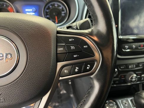 Used 2020 Jeep Cherokee Limited w/ Technology Group AWD/4WD image 20