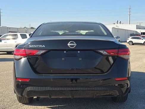 Used 2025 Nissan Sentra S FWD image 5