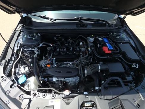 Used 2023 Honda Accord LX image 32