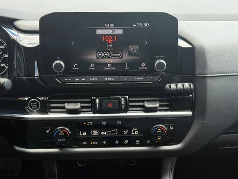 Used 2023 Nissan Pathfinder SV AWD/4WD image 14
