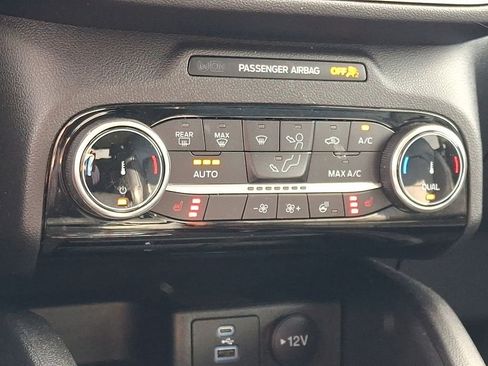 Used 2022 Ford Escape SEL w/ Technology Package AWD/4WD image 16