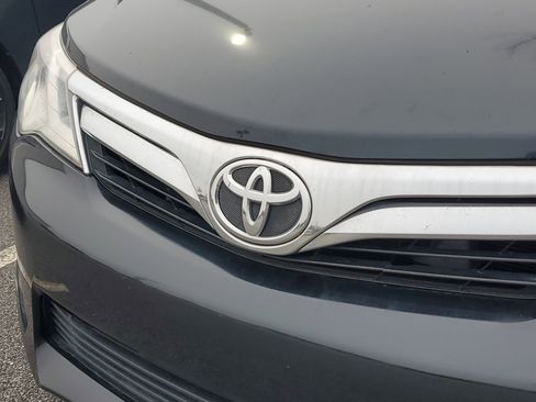 Used 2014 Toyota Camry LE image 5