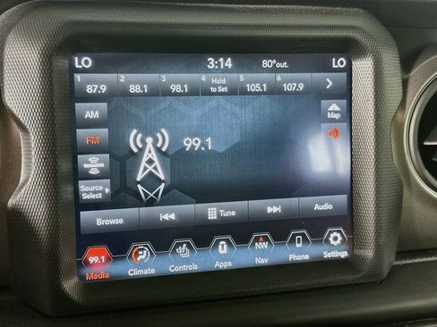 Used 2023 Jeep Wrangler Unlimited w/ Cold Weather Group AWD/4WD image 19