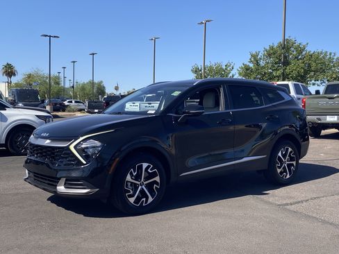 Certified 2023 Kia Sportage EX AWD/4WD image 2