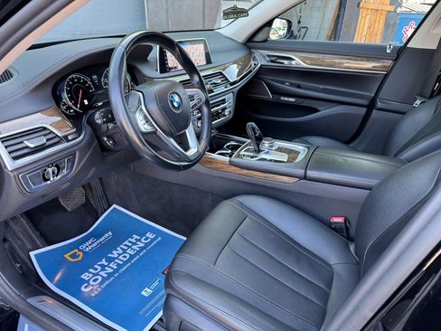 Used 2017 BMW 740i RWD image 10