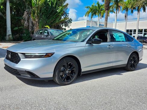 New 2025 Honda Accord SE image 3