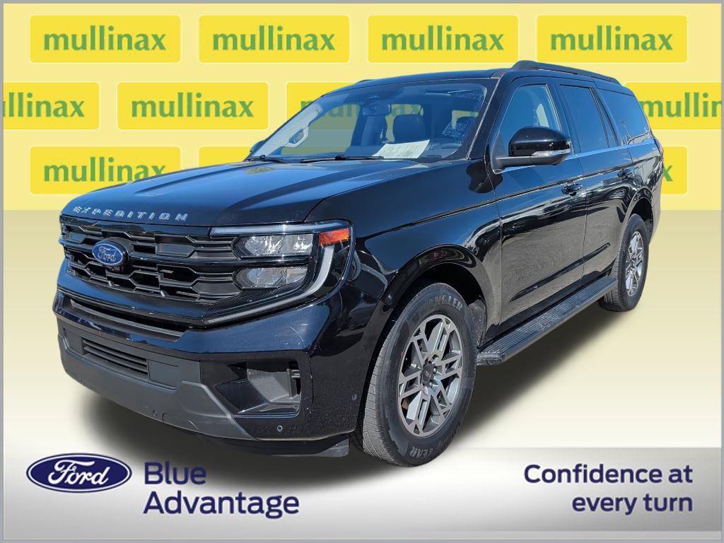 Used 2025 Ford Expedition Active RWD image 2