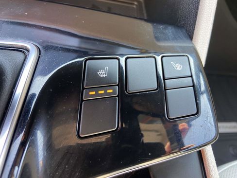 Used 2025 Kia Sportage EX image 16