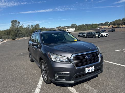 Used 2020 Subaru Ascent Limited w/ Technology Package AWD/4WD image 3