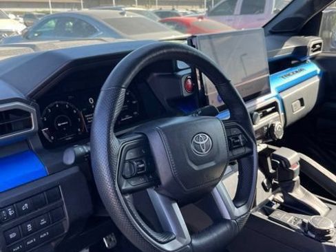 Used 2025 Toyota Tacoma TRD Sport w/ TRD Sport Upgrade Package AWD/4WD image 6