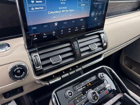 Used 2023 Lincoln Navigator Reserve AWD/4WD image 21