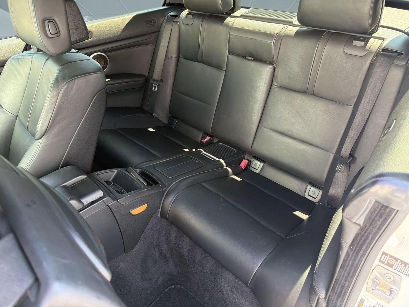 Used 2011 BMW M3 Convertible RWD image 22