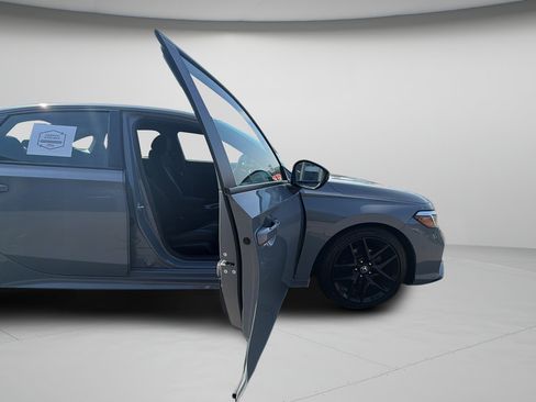 Used 2025 Honda Civic Sport image 36