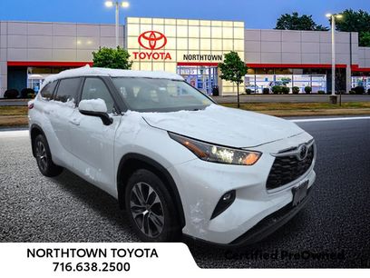 Used 2022 Toyota Highlander XLE
