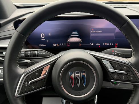 Used 2025 Buick Enclave Preferred image 41