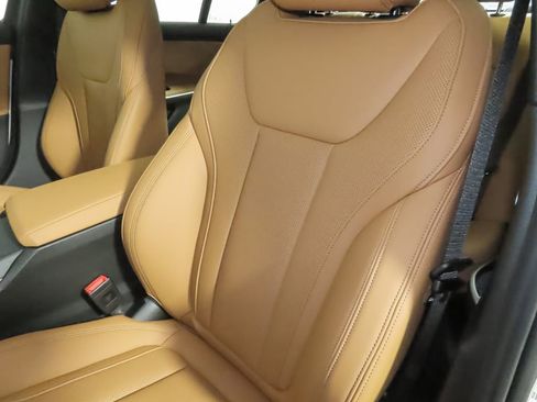 Used 2025 BMW 330i xDrive Sedan w/ Premium Package AWD/4WD image 13