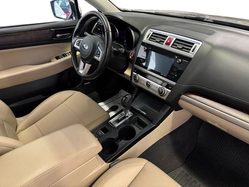 Used 2016 Subaru Outback 2.5i Limited AWD/4WD image 4