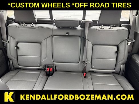 Used 2023 Chevrolet Silverado 1500 LT Trail Boss w/ Convenience Package II AWD/4WD image 32