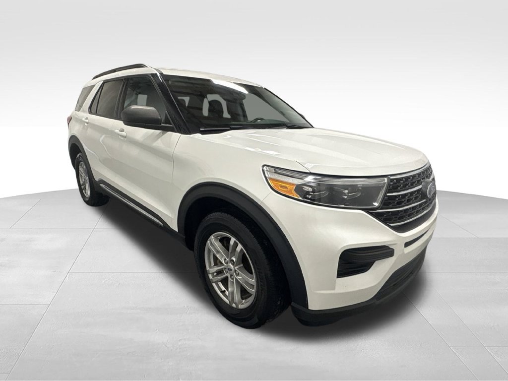 Used 2023 Ford Explorer XLT AWD/4WD image 6