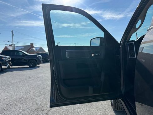 Used 2024 RAM 1500 Classic SLT image 18