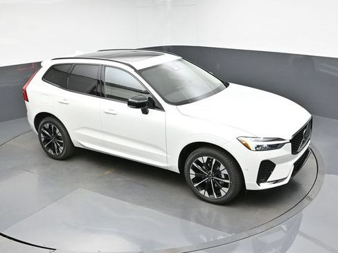 New 2027 Volvo XC60 B5 Plus AWD/4WD image 45