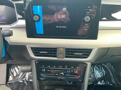 New 2025 Volkswagen Taos SE image 23