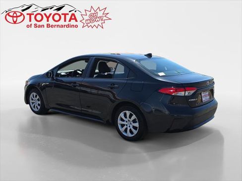 Certified 2022 Toyota Corolla LE FWD image 3
