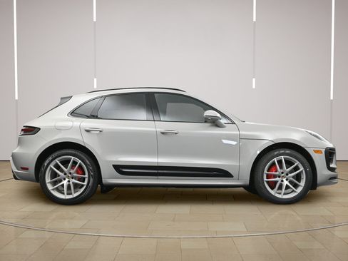 Certified 2026 Porsche Macan S AWD/4WD image 28