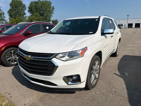 Used 2021 Chevrolet Traverse Premier AWD/4WD image 2