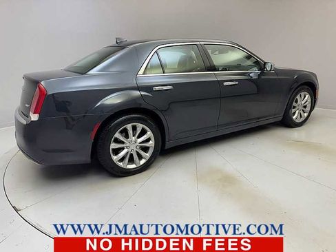 Used 2019 Chrysler 300 Limited w/ Safetytec Plus Group image 5
