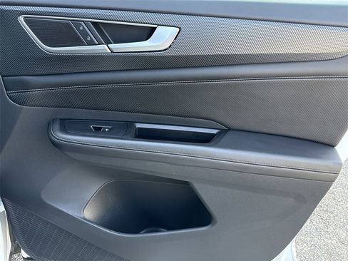 Certified 2024 Volkswagen Atlas Cross Sport SEL R-Line image 36