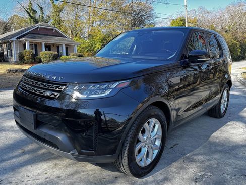 Used 2020 Land Rover Discovery SE image 7