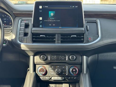 Used 2022 Chevrolet Tahoe Z71 w/ Luxury Package image 18